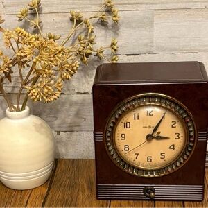 Vintage 1940s Brown Bakelite Mantel Clock Works